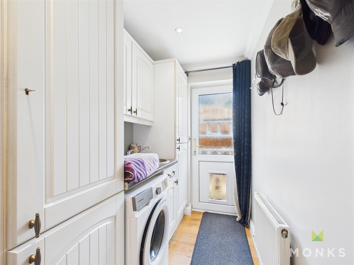 13 Golfa Close, Welshpool, SY21 8EZ For Sale